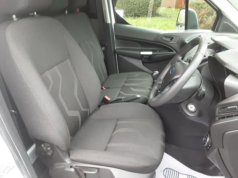 Used Ford Transit Connect Trend 100 HP (73 kW) 2017 White MPV