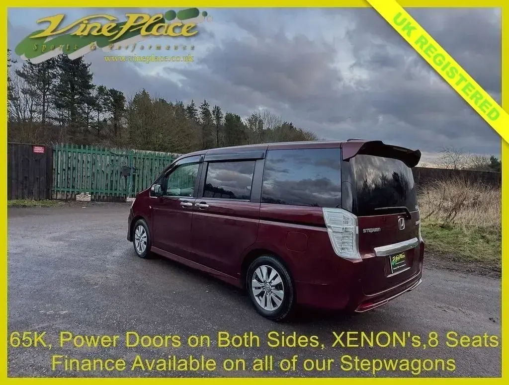 Używany Honda Stepwgn 2013 Czerwony Minivan