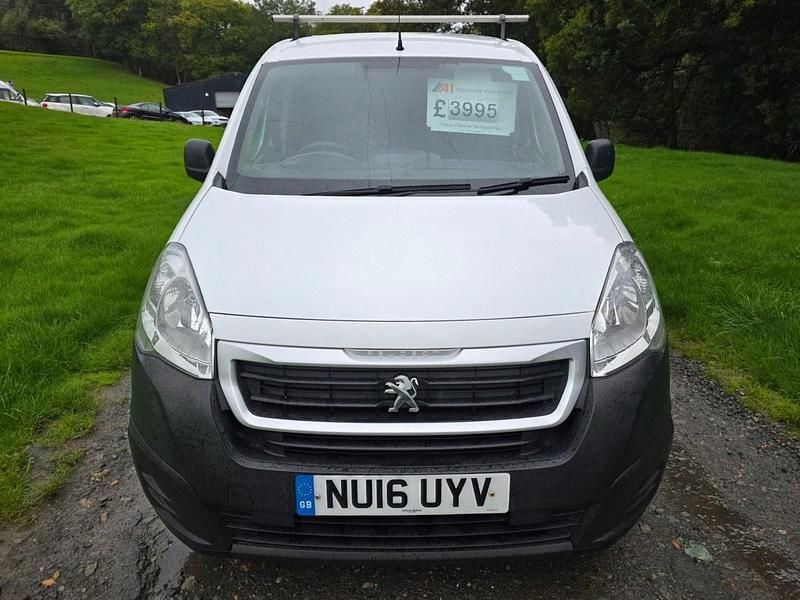 Used Peugeot Partner S 2016 White MPV