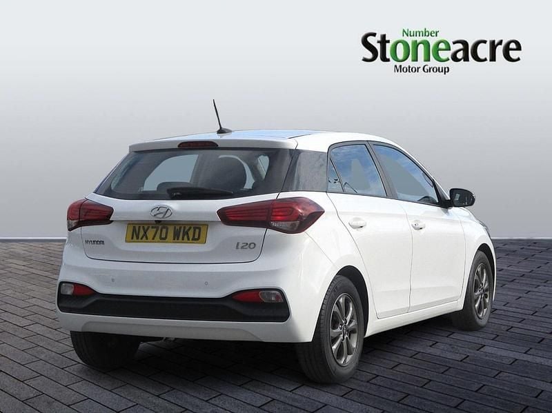 Used Hyundai i20 SE 84 HP (61 kW) 2020 White Hatchback