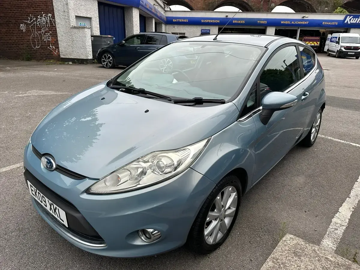 Used Ford Fiesta Zetec 96 HP (70 kW) 2009 Blue Hatchback