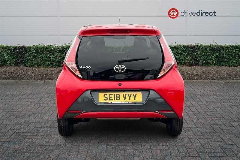 Used Toyota Aygo x-style 68 HP (50 kW) 2018 Red Hatchback