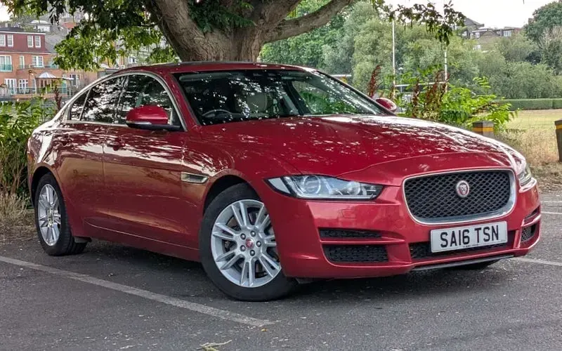 Used Jaguar XE Prestige 200 HP (147 kW) 2016 Sedan