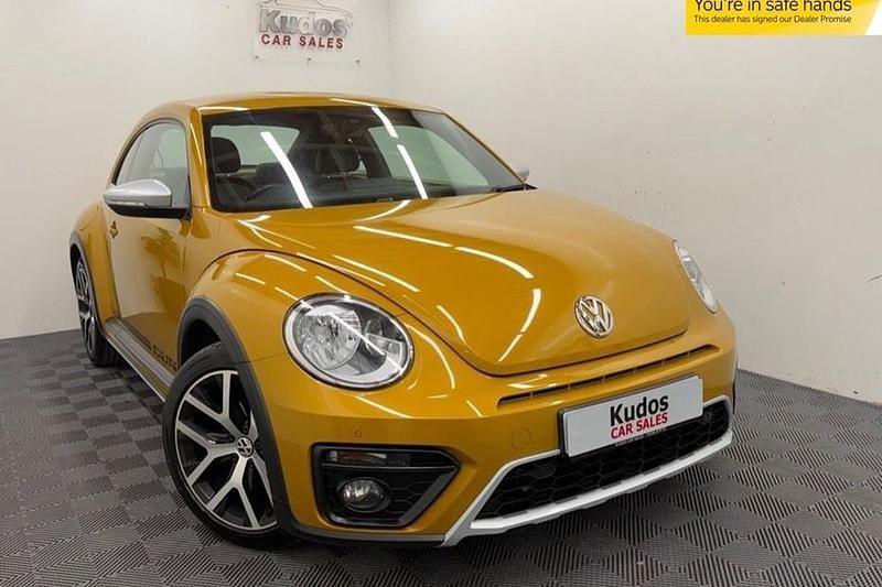 Used VW Beetle Dune 105 HP (77 kW) 2018 Yellow Hatchback