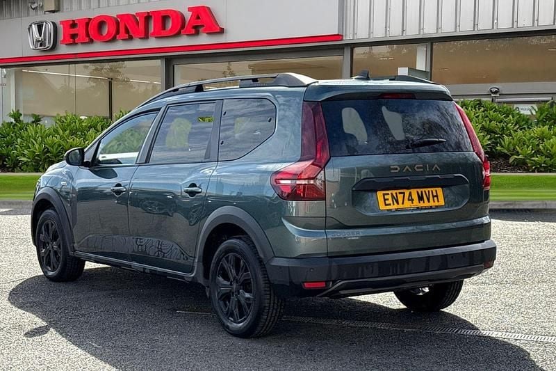 Used Dacia Jogger Extreme 2025 Green MPV