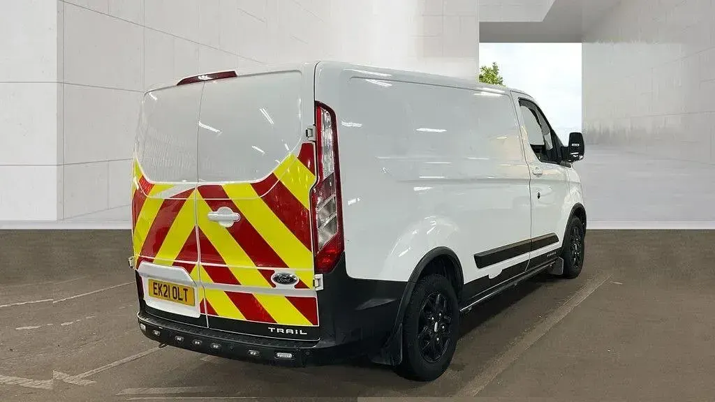 Used Ford Transit Custom 130 HP (95 kW) 2021 White Van