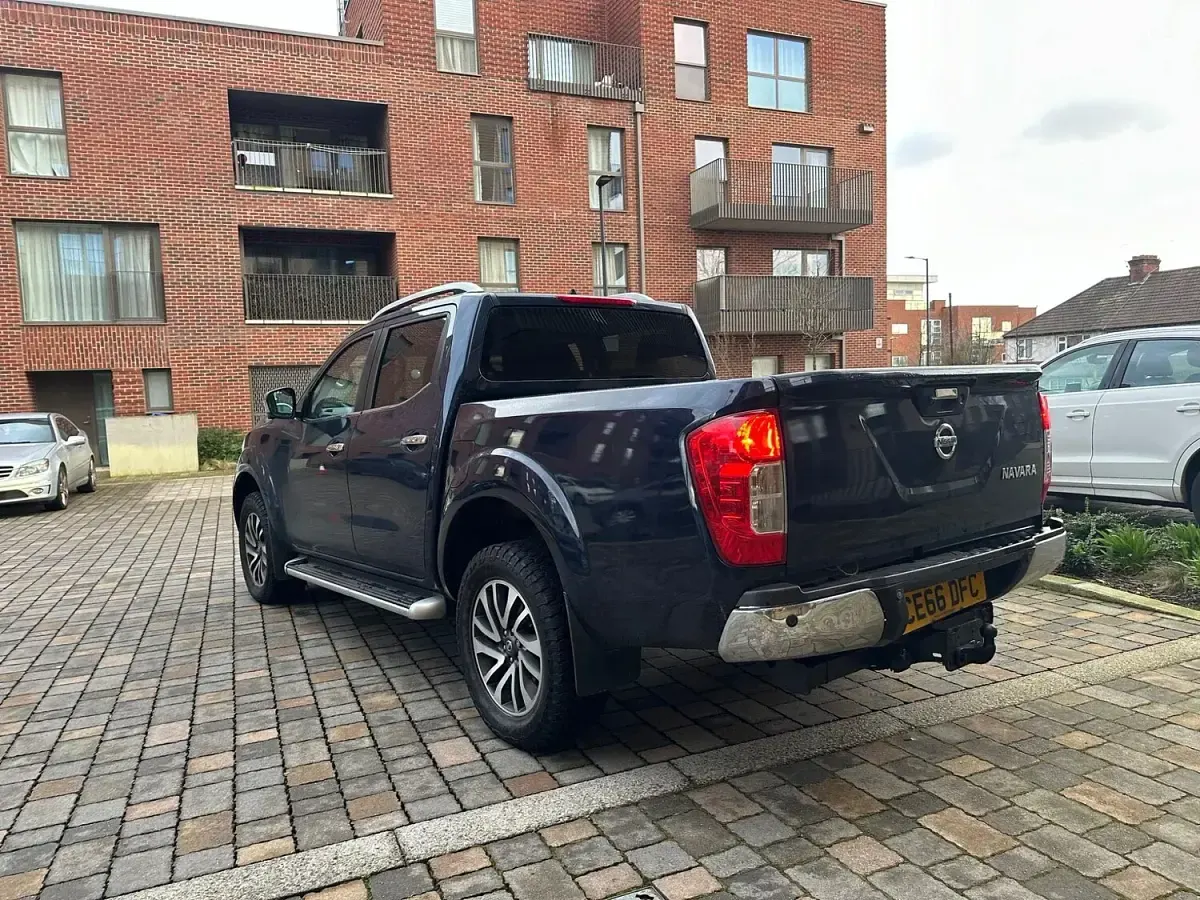 Used Nissan Navara Tekna 2016 Blue Pickup