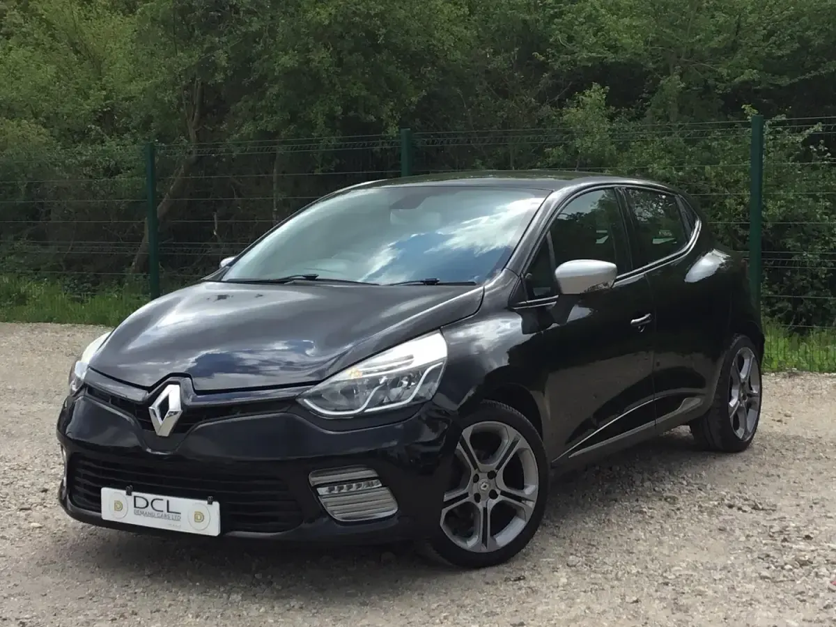 Used Renault Clio IV Dynamique 90 HP (66 kW) 2015 Black Hatchback