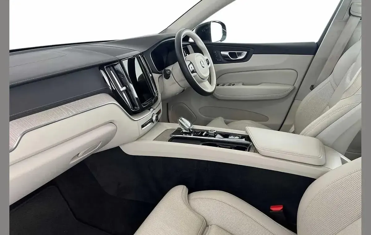 Used Volvo XC60 Inscription 194 HP (142 kW) 2022 Black SUV