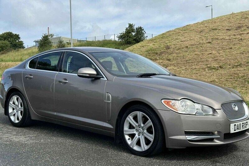 Grey Used 2011 Jaguar XF Luxury Sedan | £3,900 (Fair price) - Image 1/1
