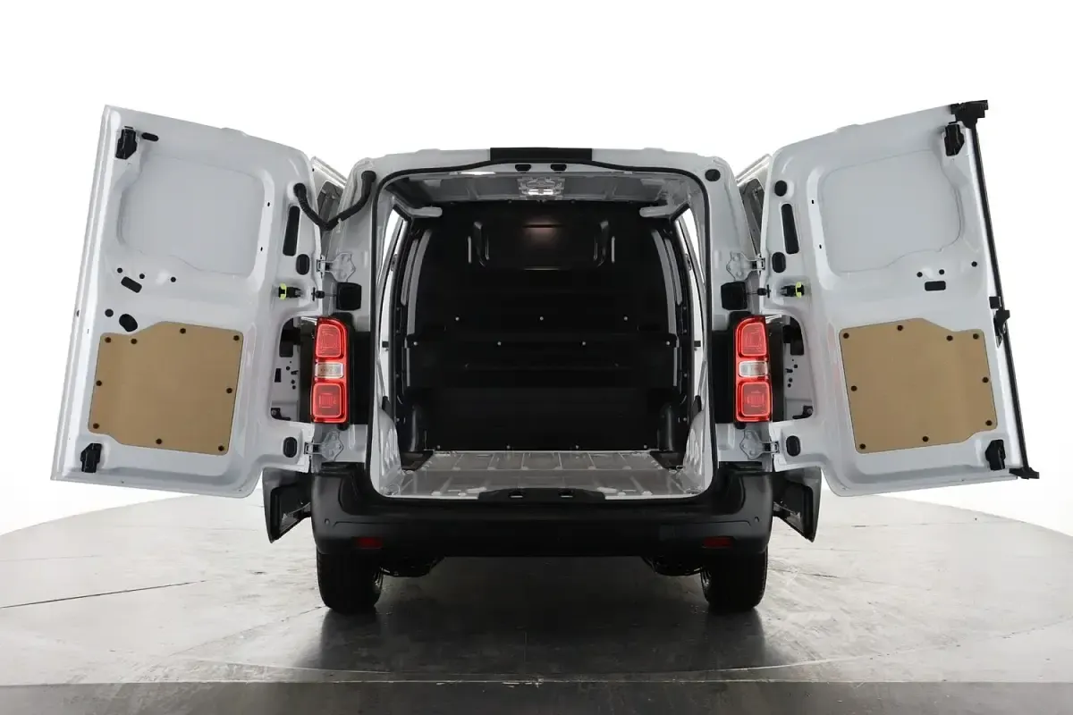 New Peugeot Expert 145 HP (106 kW) 2026 White Van