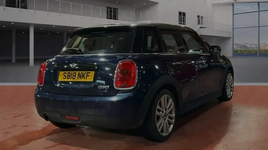 Used Mini Cooper Hatch 136 HP (100 kW) 2018 Blue Hatchback