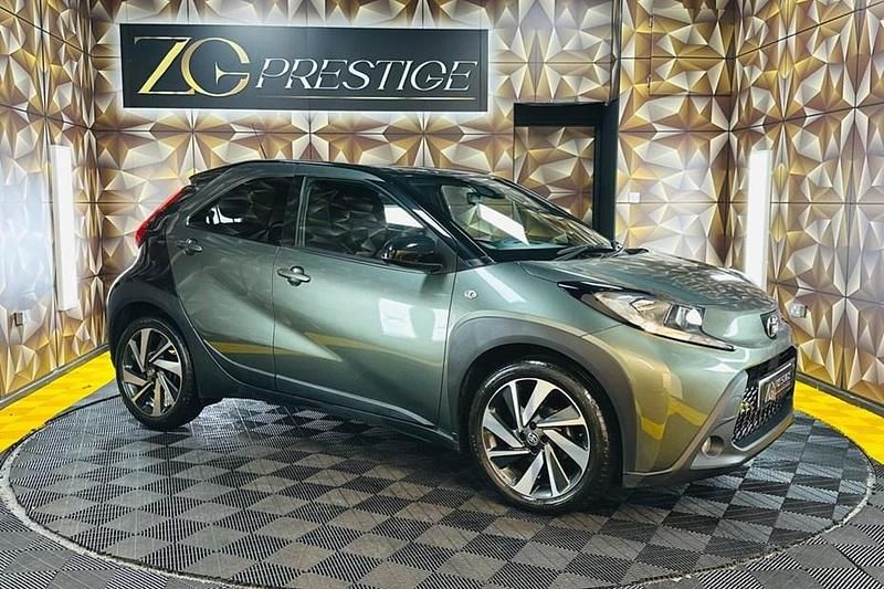 Green Used 2022 Toyota Aygo X SUV | £11,995 (Good price) - Image 1/1