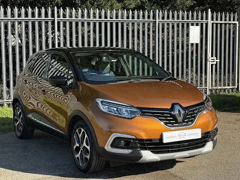Used Renault Captur GT-Line 90 HP (66 kW) 2019 Orange/black SUV