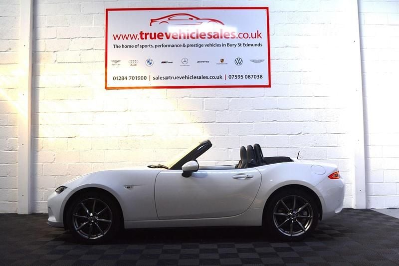 Used Mazda MX5 Inclusive 160 HP (117 kW) 2015 White Cabriolet