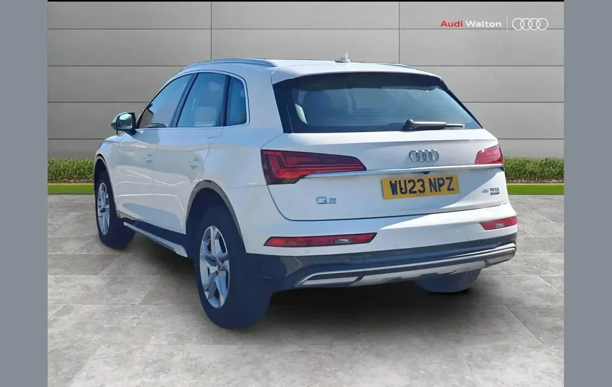 Used Audi Q5 Sport 261 HP (191 kW) 2023 White SUV