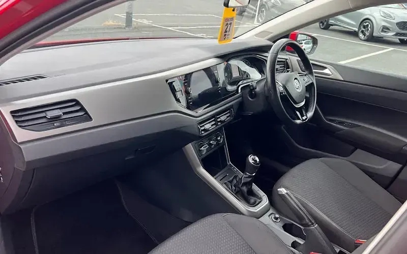 Used VW Polo SE 95 HP (69 kW) 2019 Red Hatchback