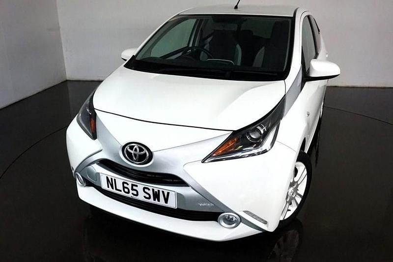 White Used 2015 Toyota Aygo X-pure Hatchback | £5,980 (Fair price) - Image 1/1
