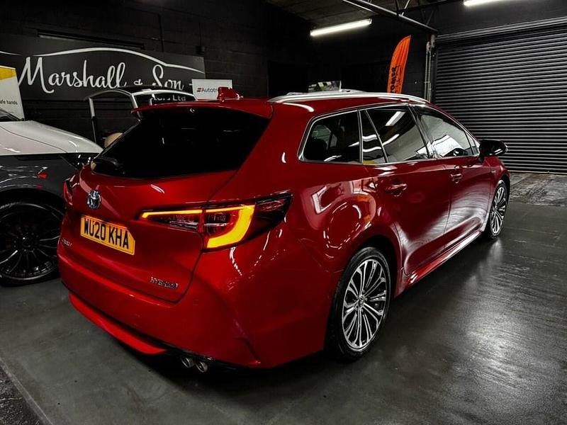 Used Toyota Corolla 184 HP (135 kW) 2020 Red Estate
