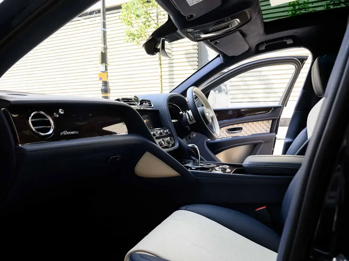 Used Bentley Bentayga 2023 Blue SUV