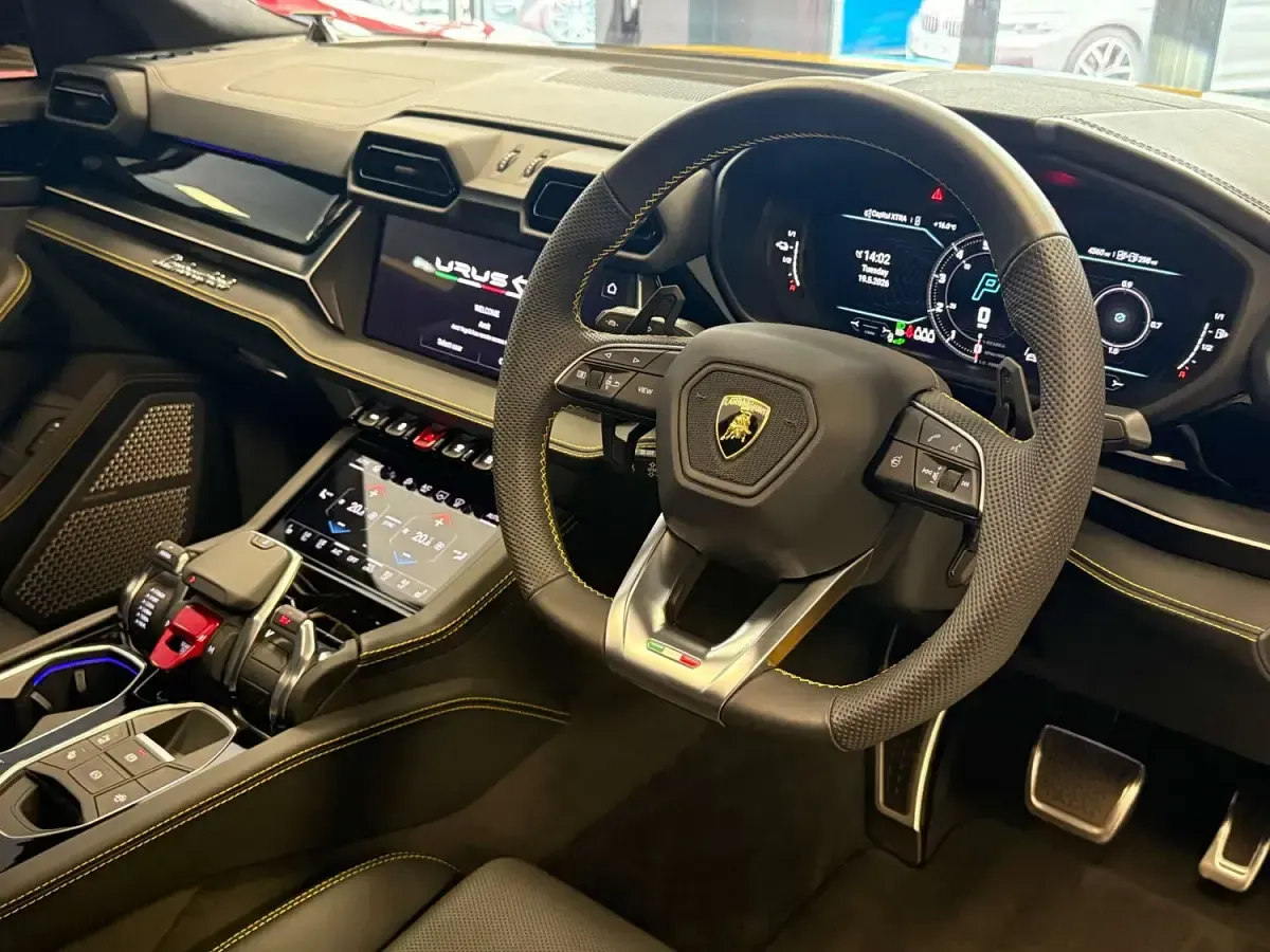 Used Lamborghini Urus 800 HP (588 kW) 2025 Yellow SUV