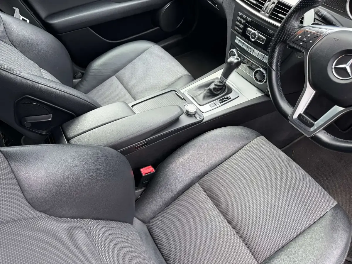 Used Mercedes C220 170 HP (125 kW) 2012 Silver Sedan