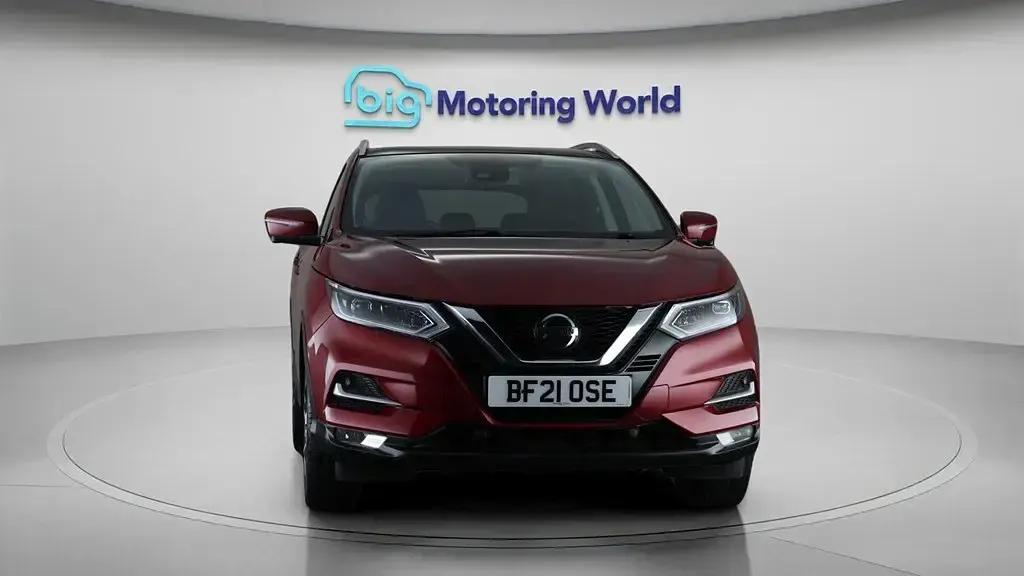Used Nissan Qashqai N-Motion 140 HP (102 kW) 2021 Red SUV