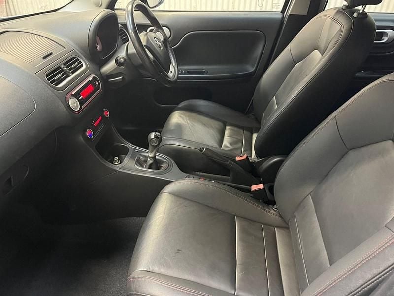 Used MG MG3 106 HP (77 kW) 2017 White Hatchback