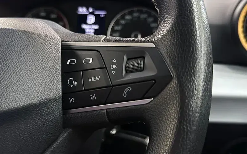 Used Seat Arona SE Technology 95 HP (69 kW) 2022 Blue SUV