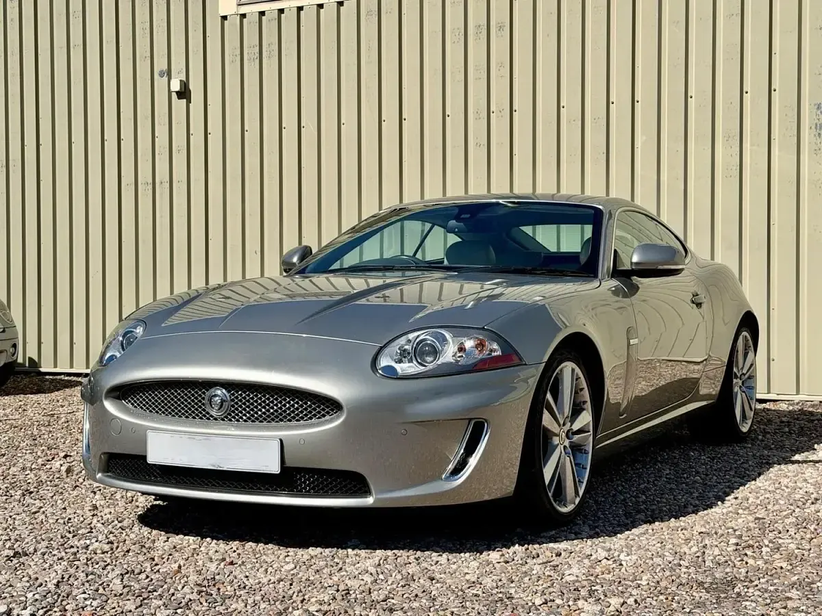 Used Jaguar XK Portfolio 385 HP (283 kW) 2011 Gold Coupe