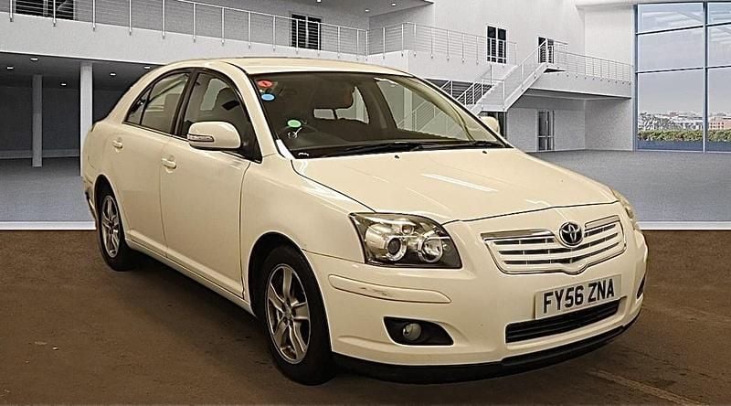 White Used 2006 Toyota Avensis T3 Hatchback | £2,900 (Fair price) - Image 1/4