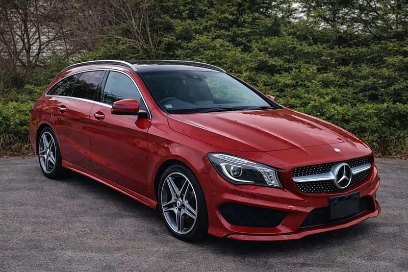 Used Mercedes CLA180 Shooting Brake AMG 122 HP (89 kW) 2015 White Estate