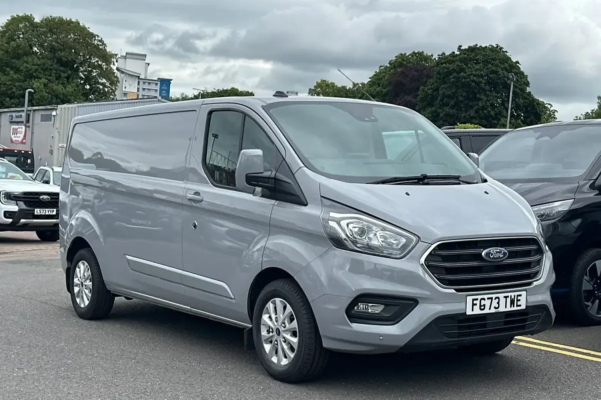 Used Ford Transit Custom Limited 170 HP (125 kW) 2023 Van