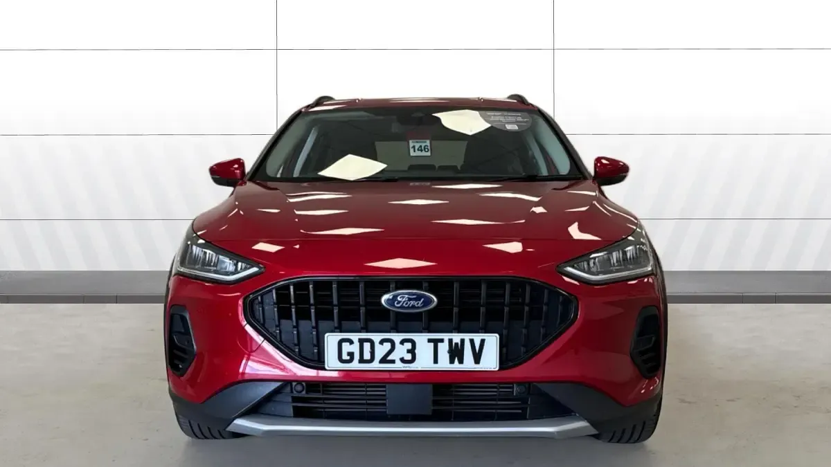 Used Ford Focus Active 155 HP (114 kW) 2023 Red Estate