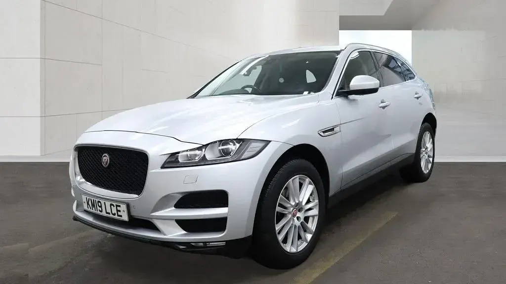 Used Jaguar F-Pace Portfolio 180 HP (132 kW) 2019 Silver SUV