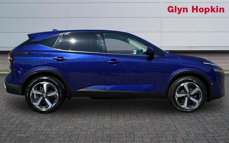 Used Nissan Qashqai N-Connecta 140 HP (102 kW) 2022 Blue SUV