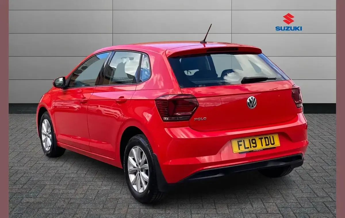 Used VW Polo SE 94 HP (69 kW) 2019 Red Hatchback