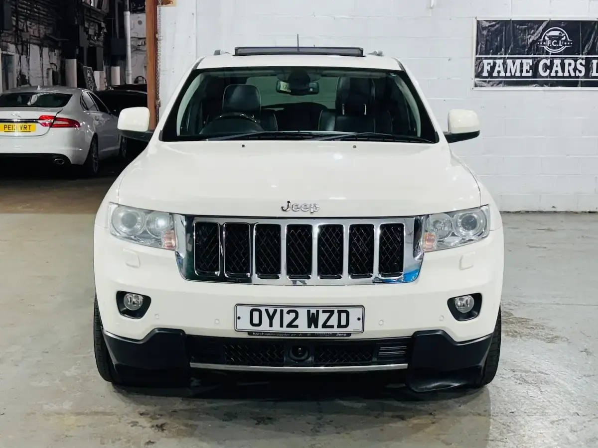 Used Jeep Grand Cherokee Overland 237 HP (174 kW) 2012 White SUV