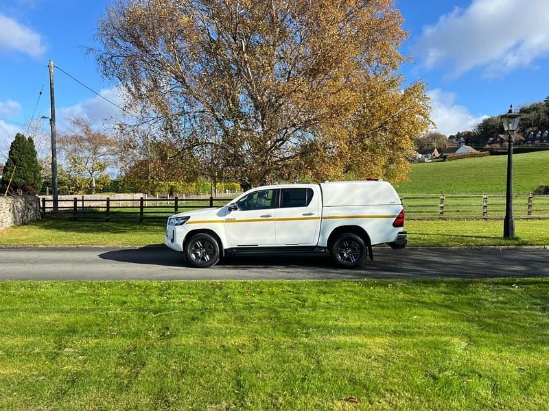 White Used 2021 Toyota HiLux Pickup | £20,450 (Super price) - Image 1/4