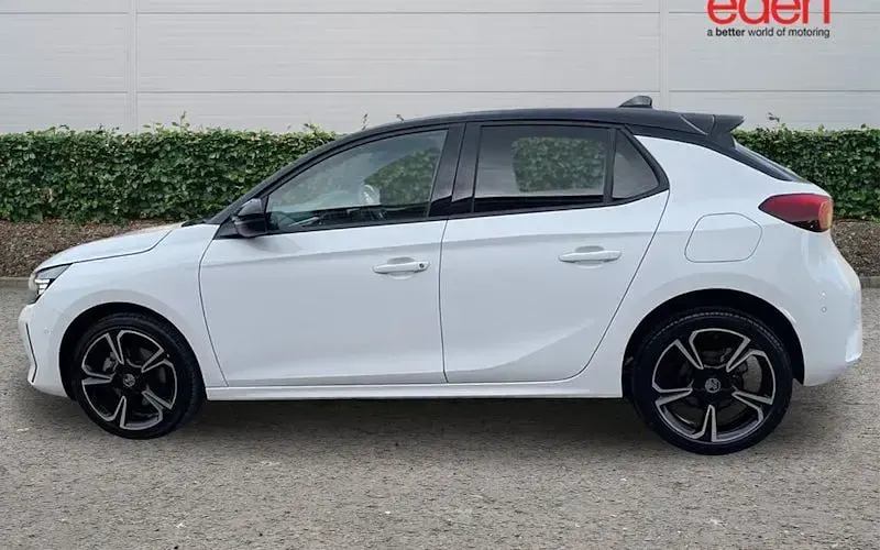 Used Vauxhall Corsa Ultimate 101 HP (74 kW) 2025 White Hatchback