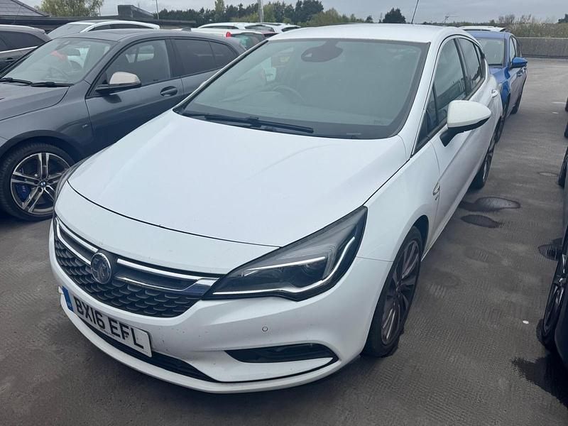 Second-hand Vauxhall Astra SRi 150 CP (110 kW) 2016 Alb Hatchback