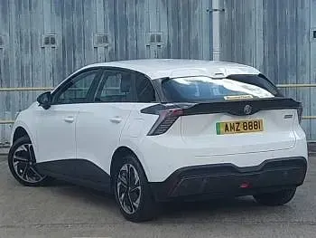 Used MG MG4 EV SE 125 kW (170 HP) 2023 White Hatchback