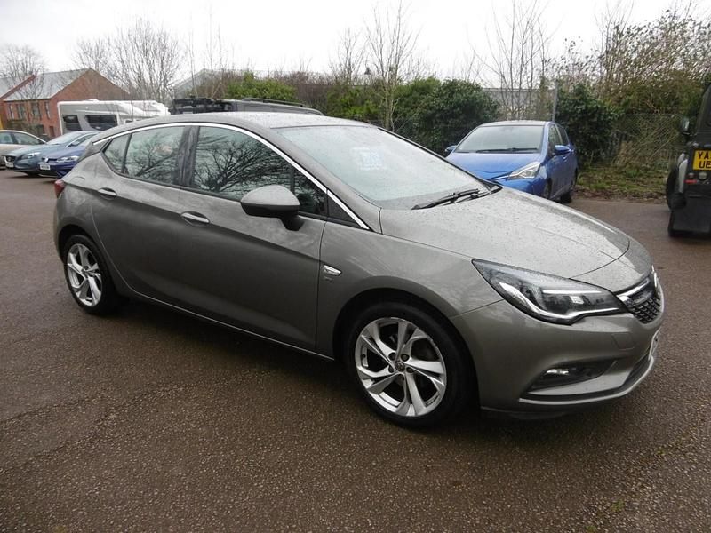 Used Vauxhall Astra SRi 105 HP (77 kW) 2016 Sable grey mett Hatchback