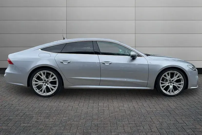 Used Audi A7 Sportback S-Line 201 HP (147 kW) 2023 Floret silver Hatchback