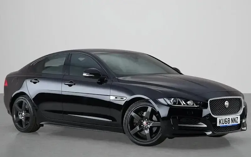 Used Jaguar XE R-Sport 250 HP (183 kW) 2018 Sedan
