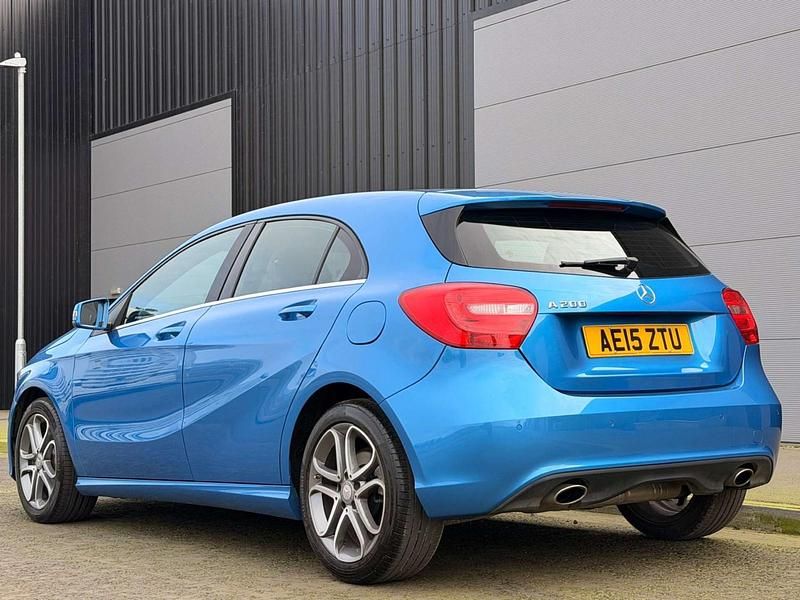 Used Mercedes A200 156 HP (114 kW) 2015 Blue Hatchback