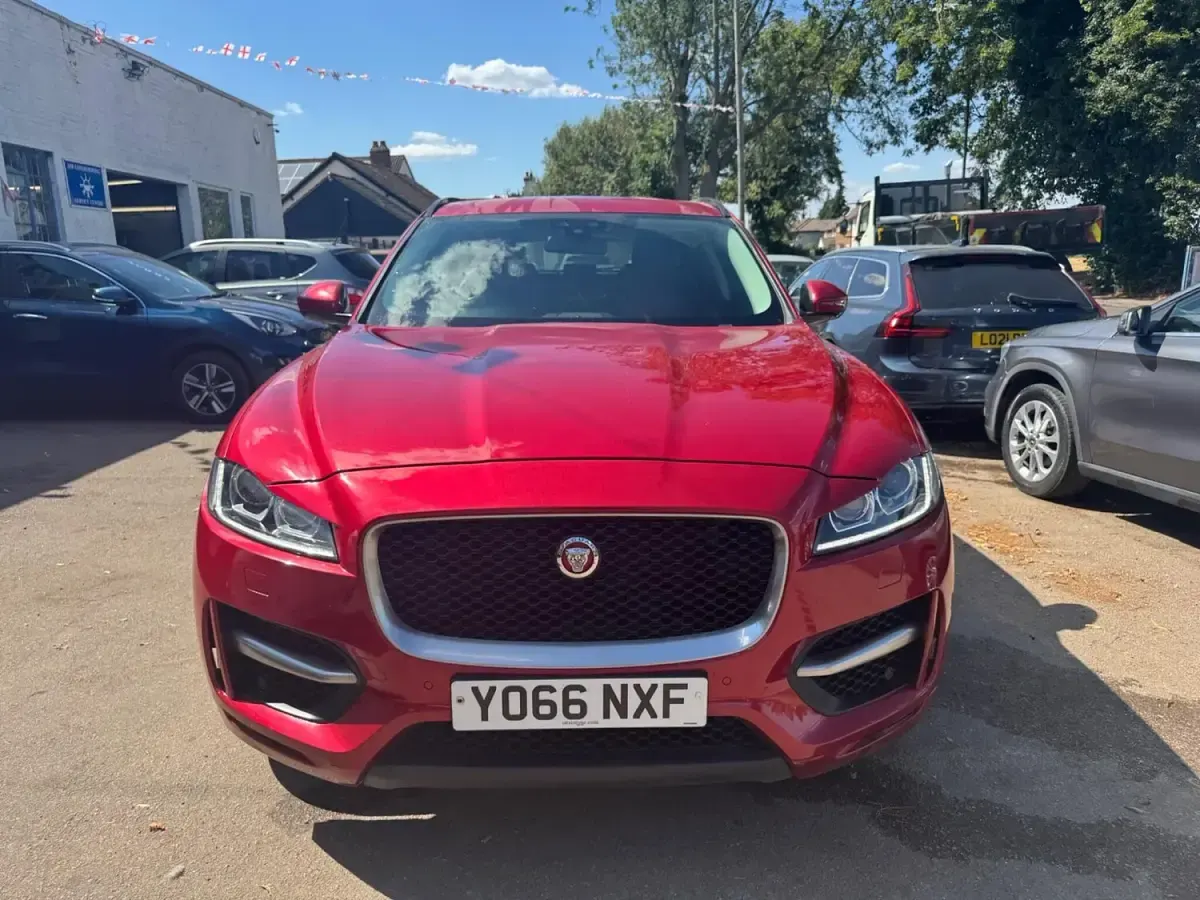 Used Jaguar F-Pace R-Sport 180 HP (132 kW) 2016 Red SUV