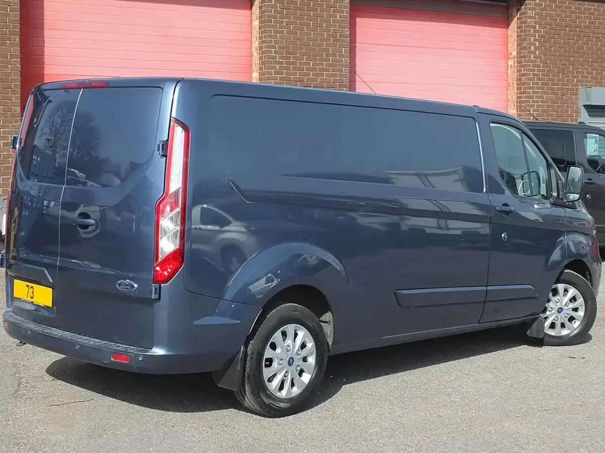 Used Ford Transit Custom Limited 130 HP (95 kW) 2023 Blue Van