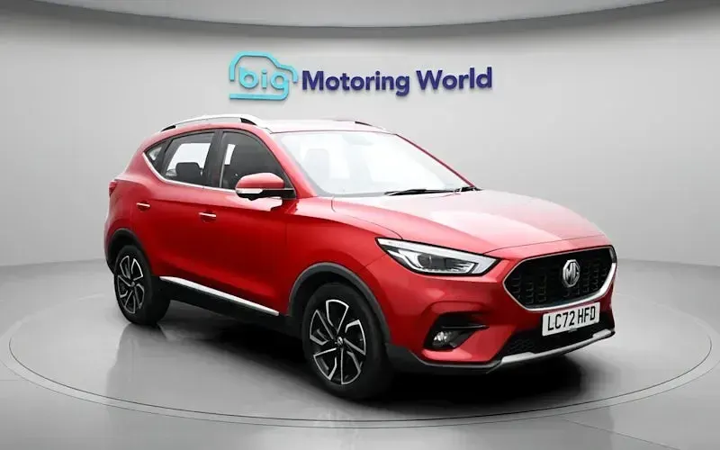 Usado MG ZS Exclusive 106 HP (77 kW) 2023 Vermelho SUV