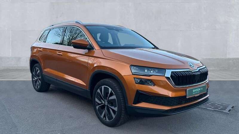 Phoenix orange metallic Used 2024 Skoda Karoq SE L SUV | £28,575 (A bit pricey) - Image 1/4
